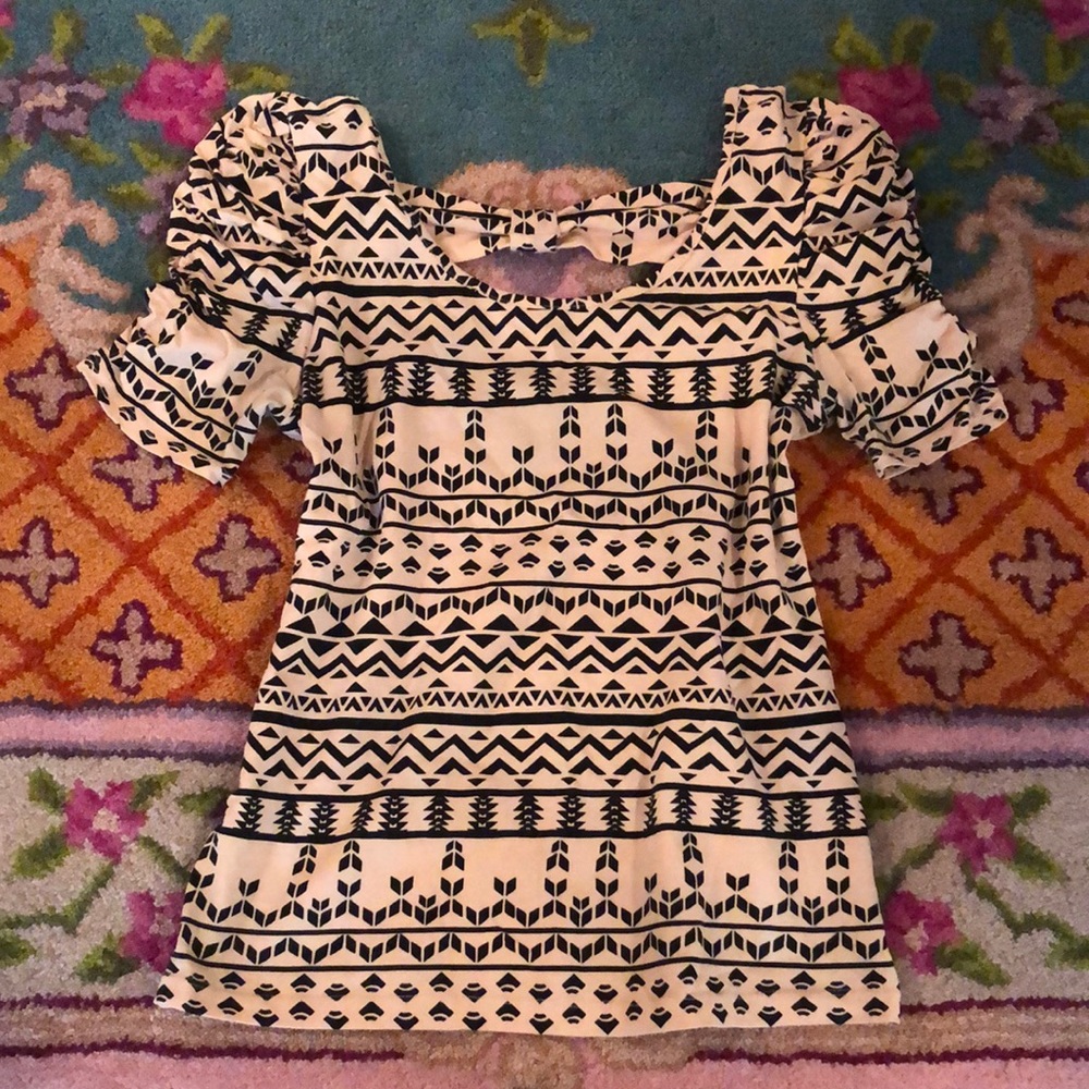 Forever 21 Aztec Print Top - Picture 1 of 2